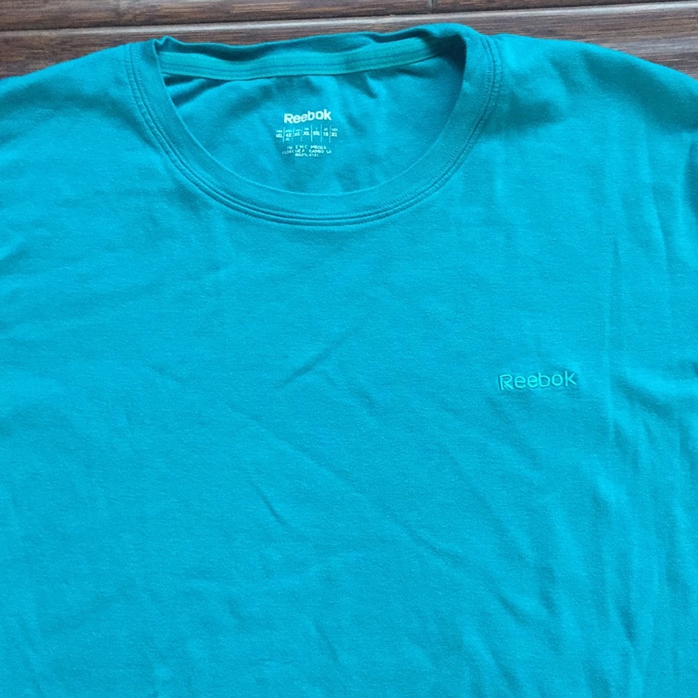 Like New! Reebok Top ❇️ - Picture 2 of 4